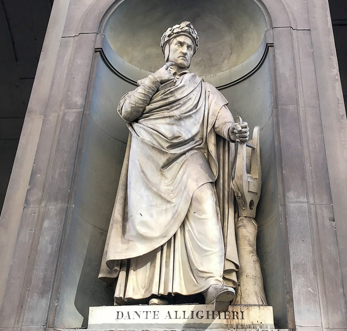 Dante sculpture outside of the Uffizi Gallery