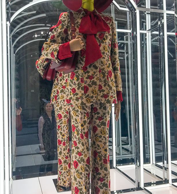 So badly wanted to buy this Gucci outfit!