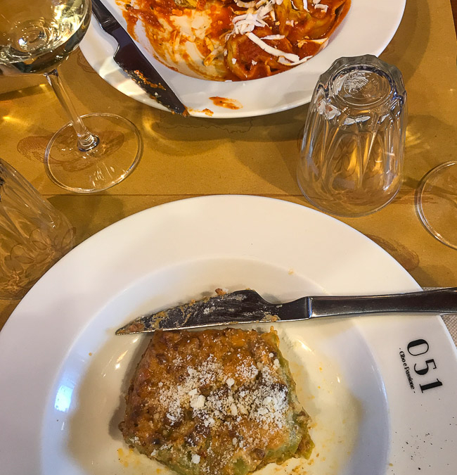 An excellent pasta and lasagne lunch at 051 in Bologna